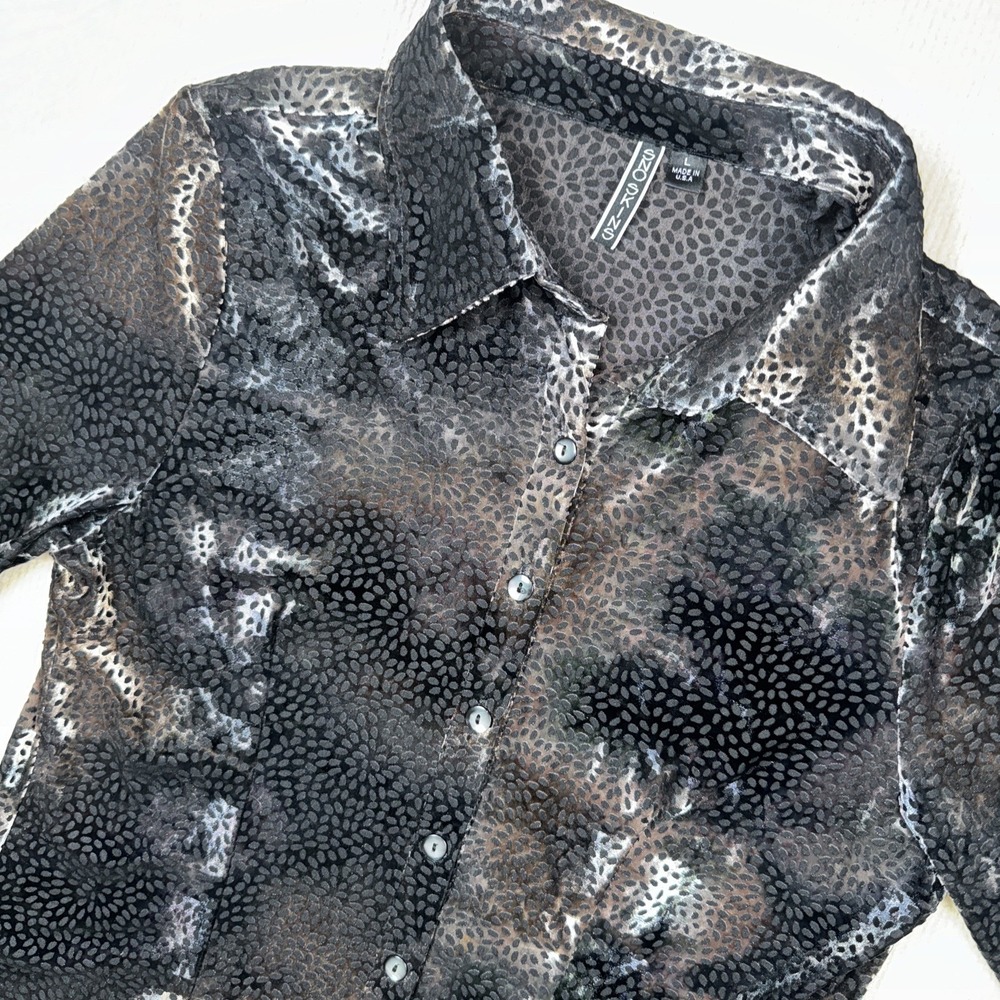 SnoSkins‎ Button Down Shirt Women Lg Grey Black Burnout Velvet Abstract Long Slv